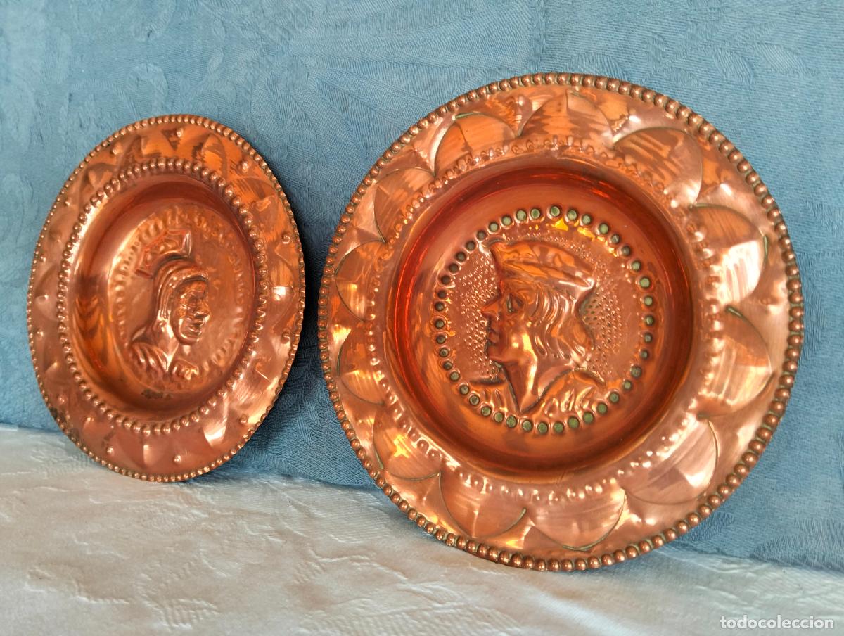 Vintage: Pareja de platos decorativos de cobre repujad antiguos colgar pared caras espa&ntilde;oles reyes cat&oacute;licos