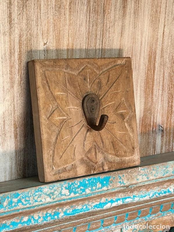 Vintage: perchero de madera labrada - Foto 1