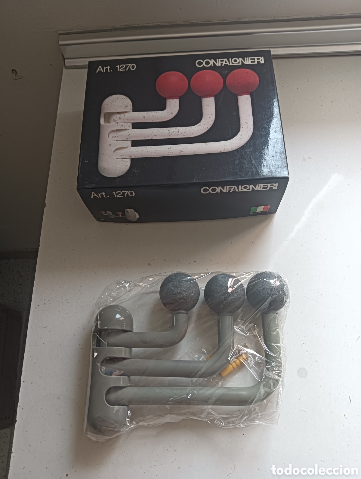 Vintage: Colgador de pared retr&aacute;ctil Confalonieri