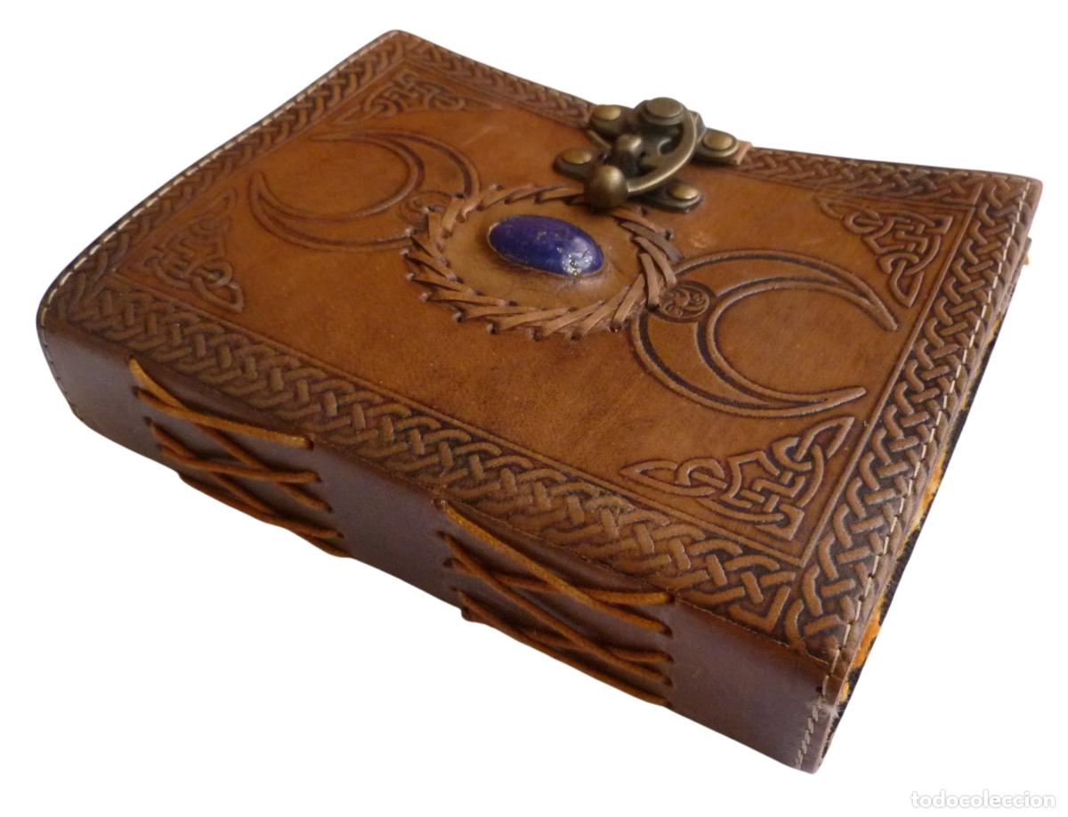 Vintage: Cuaderno artesanal de estilo medieval o celta. Cuero