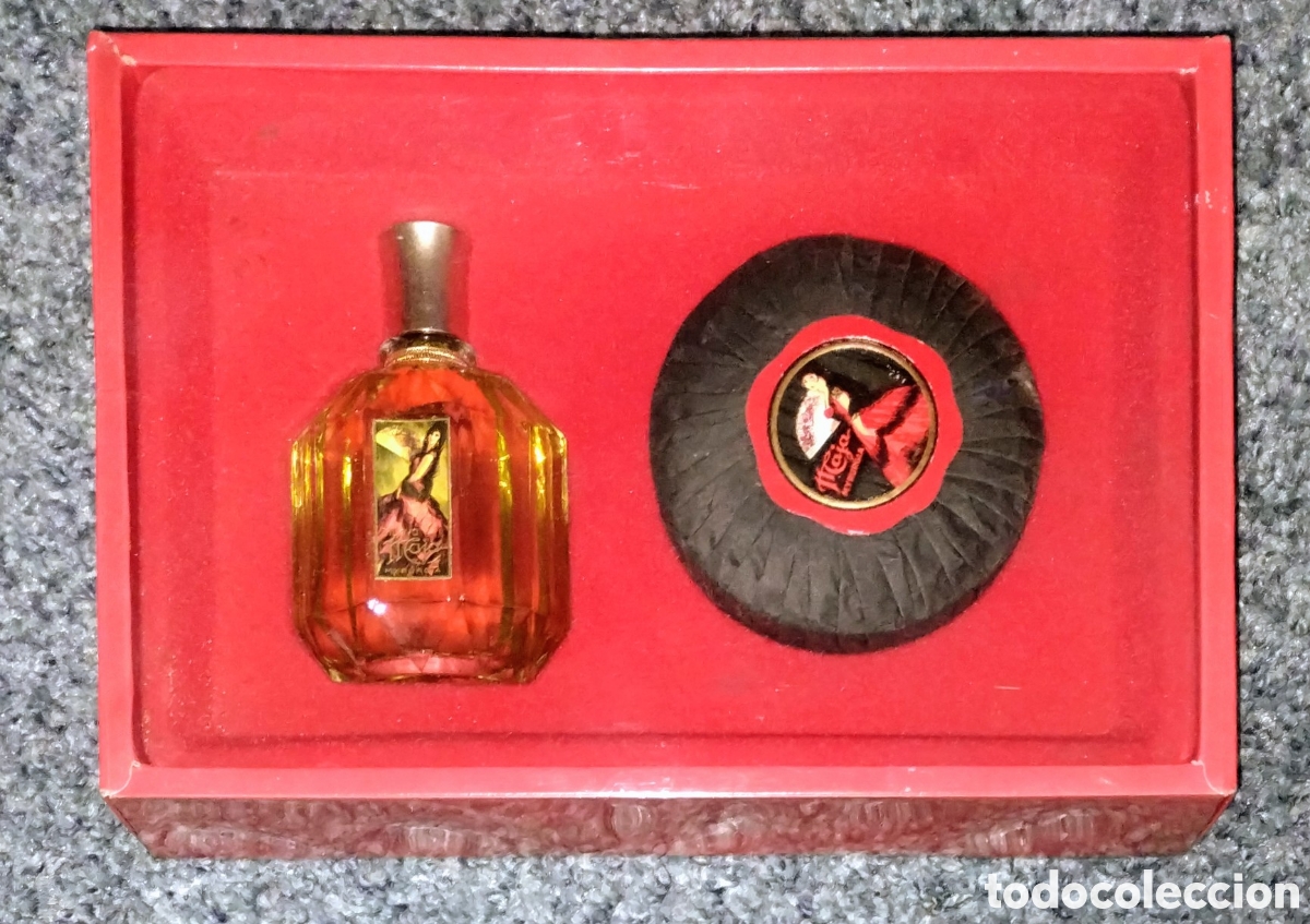 Vintage: SET vintage de &rdquo;NUEVA MAJA de MYRURJIA que incluye PERFUME + JAB&Oacute;N&rdquo; completamente NUEVO SIN ESTRENAR