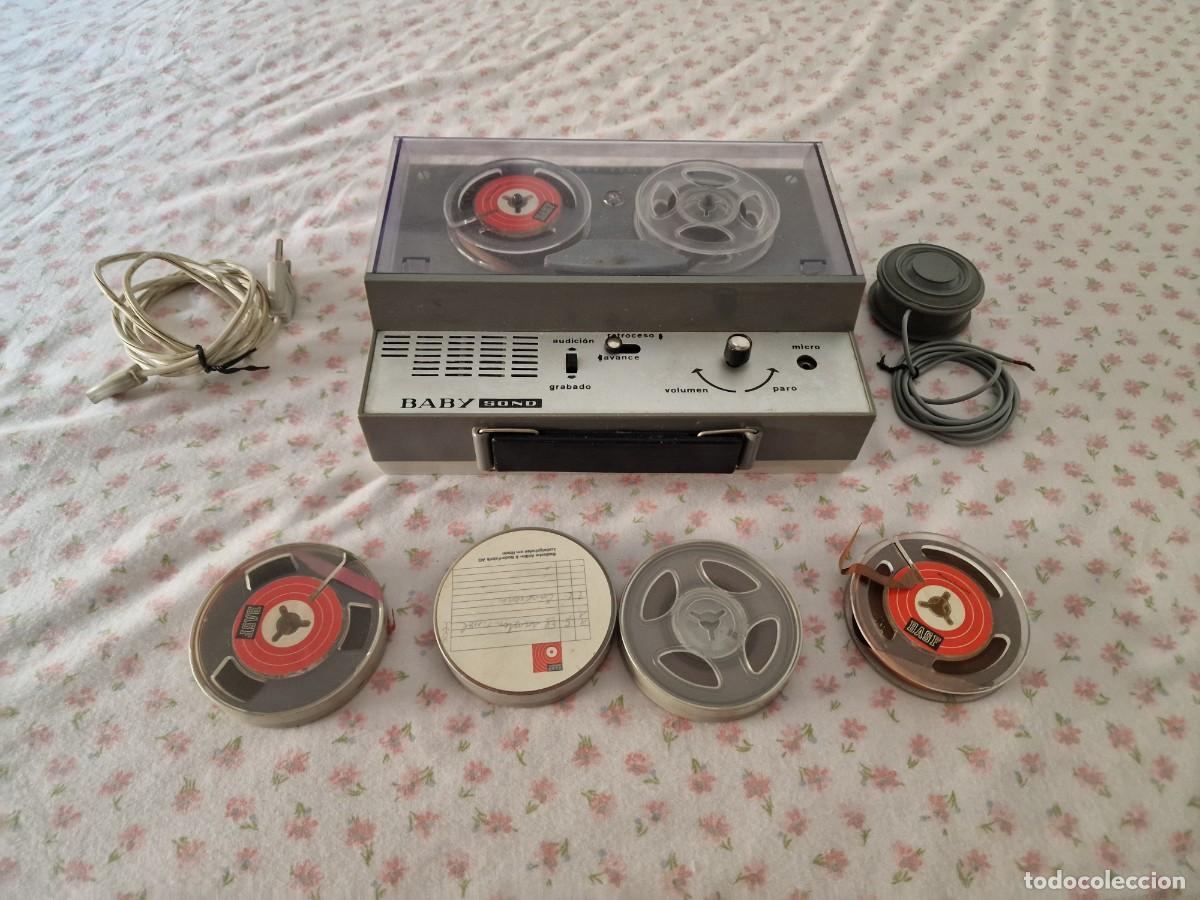 Vintage: Lote 2810. Grabadora/reproductora Baby sond, con cables y 5 cintas