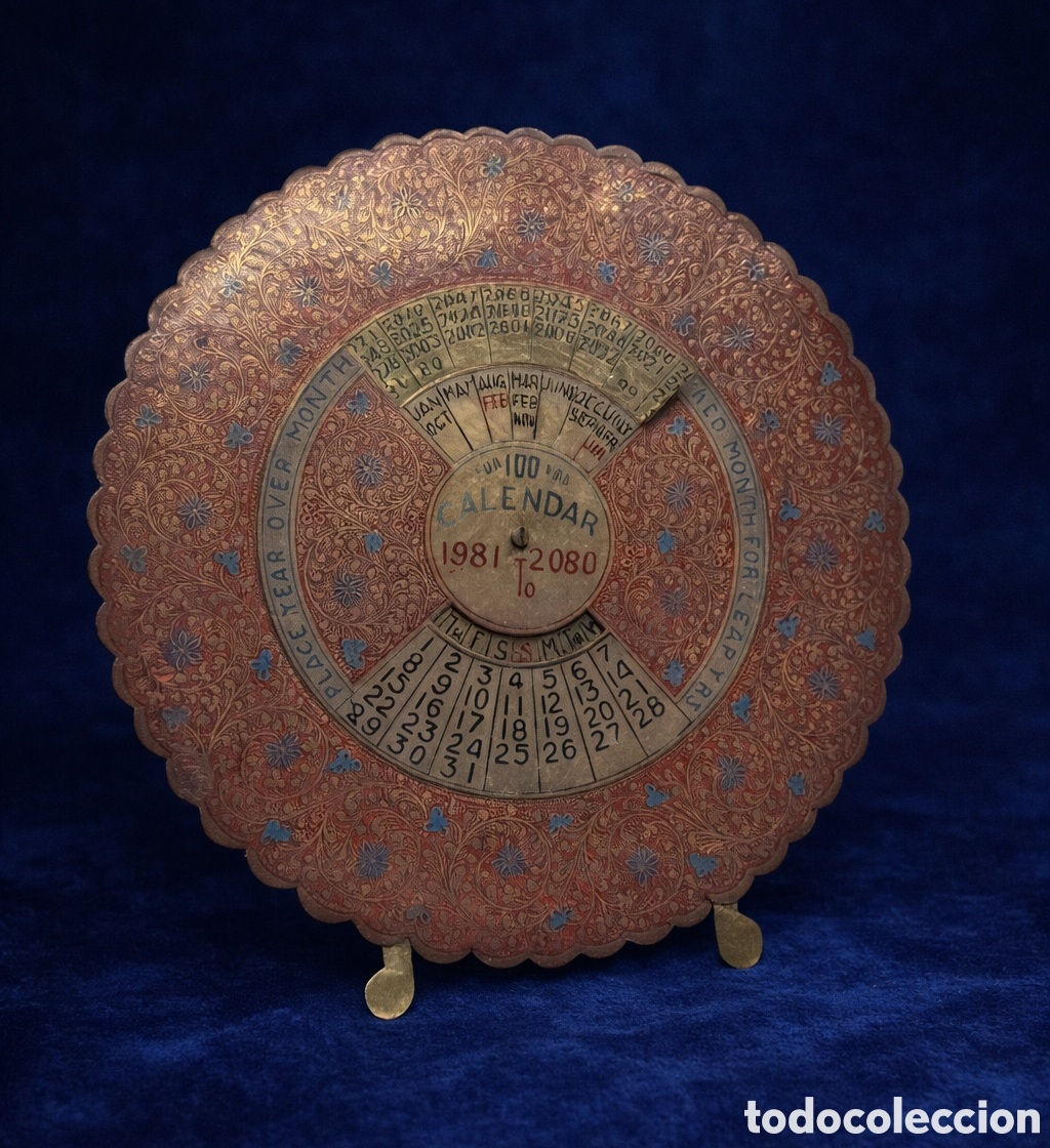Vintage: Calendario perpetuo de lat&oacute;n Siglo XX