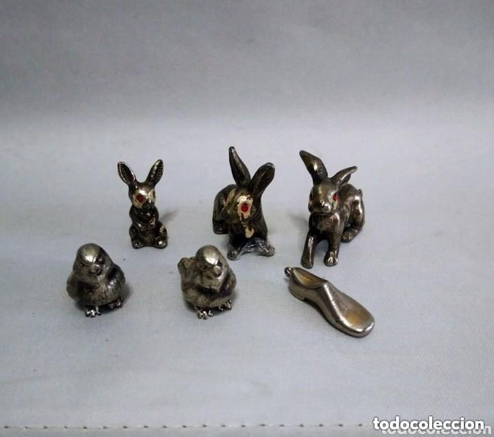Vintage: Curiosas figuras en Alpaca plateada. Conjunto de 5 animales y 1 zapato. Cristal rojo en ojos