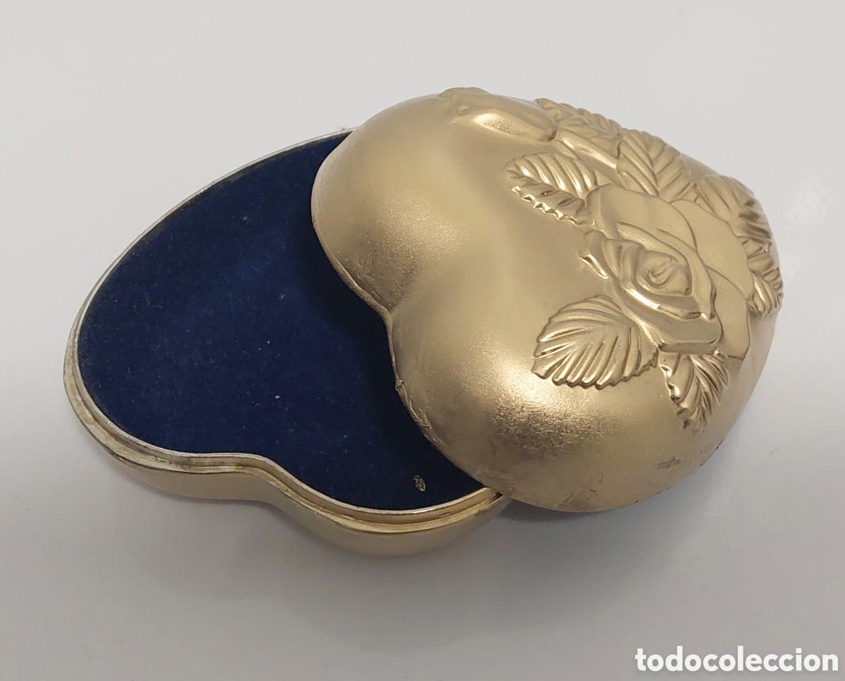 Vintage: Caja joyero en forma de coraz&oacute;n en metal repujado