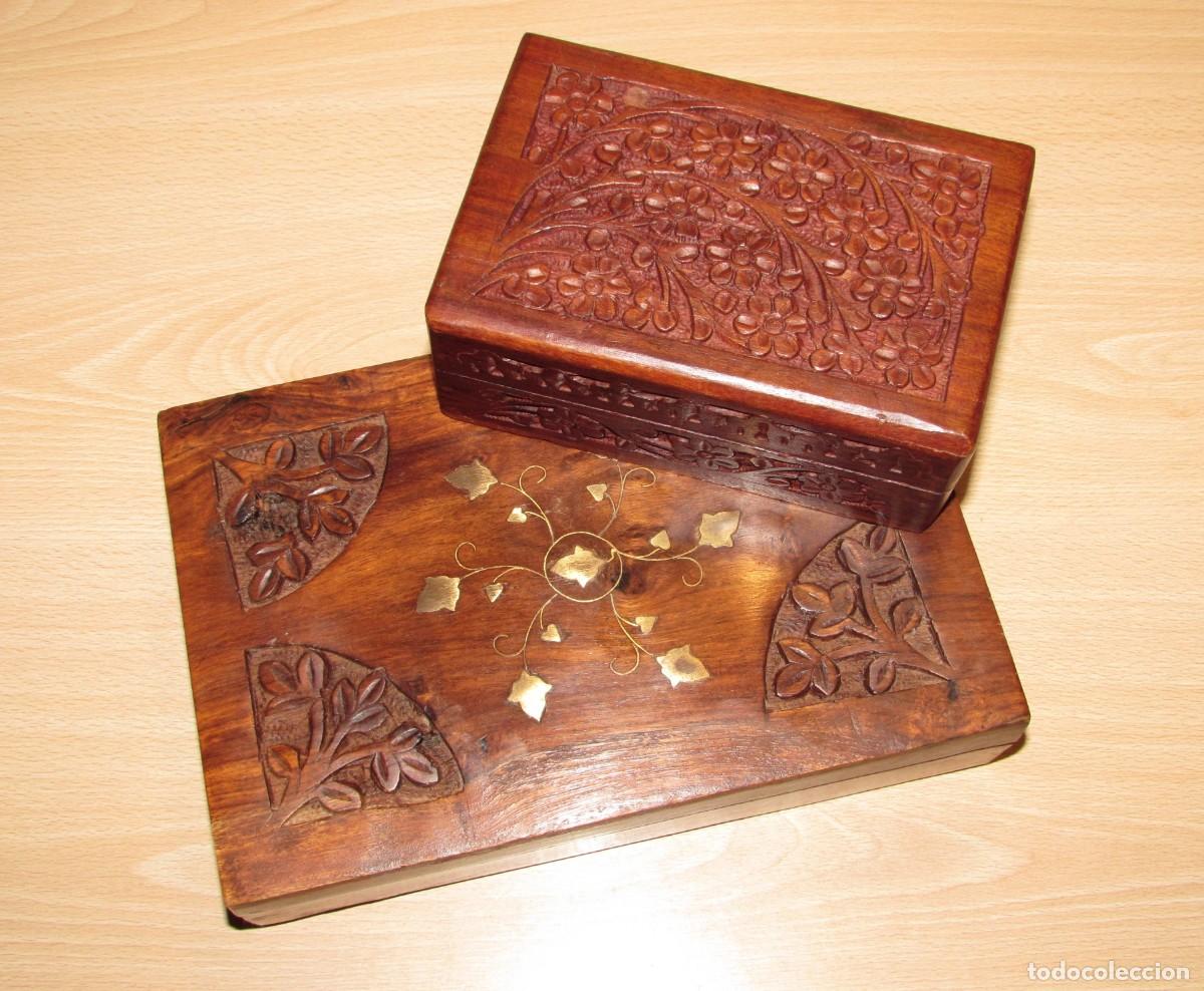 Vintage: Par cajas joyeros madera tallada motivos florales marqueter&iacute;a lat&oacute;n India palisandro o teca a&ntilde;os 80