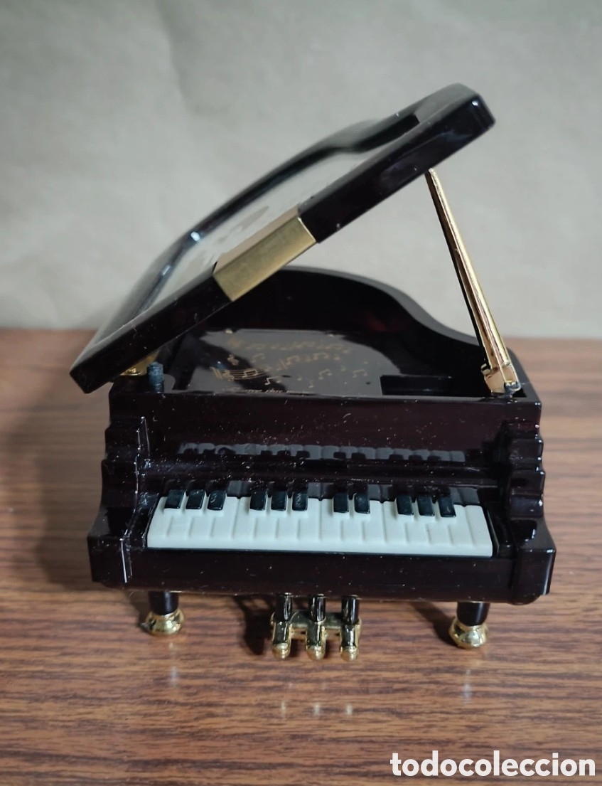 Vintage: Piano de cola musical