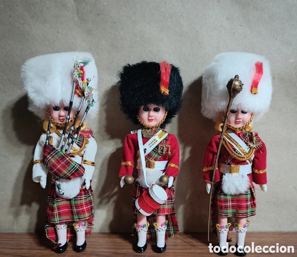 Vintage: Tres soldados con uniforme escoces