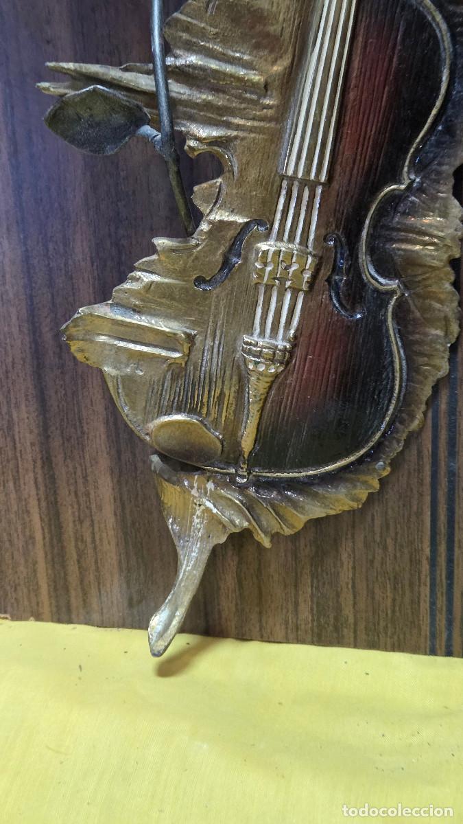 Vintage: cuadro con violin de bronce - Foto 2