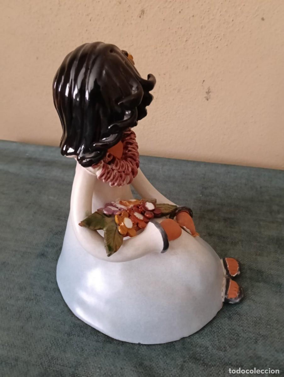 Vintage: NI&Ntilde;A CON FLORES DE TERRACOTA - Foto 5