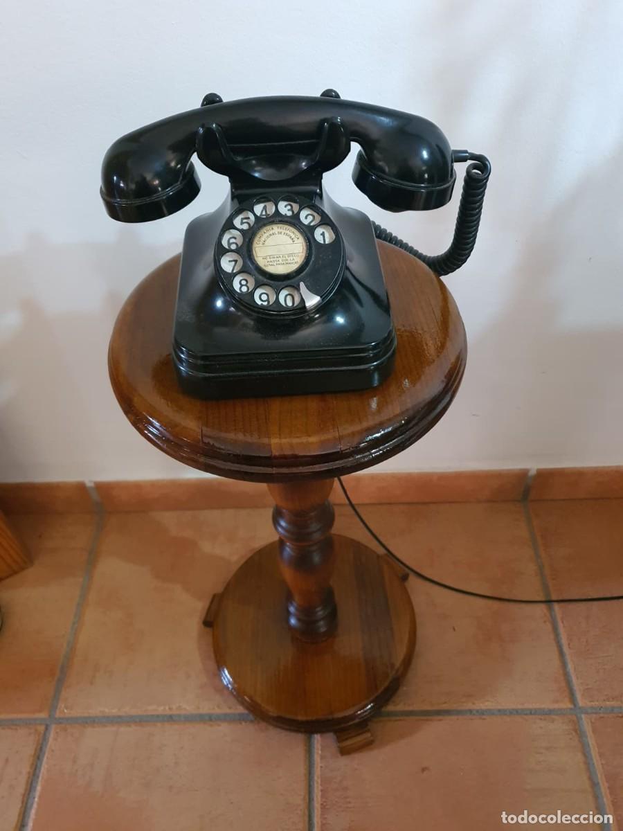 Vintage: Mesita Auxiliar Vintage de Madera Noble / Pedestal