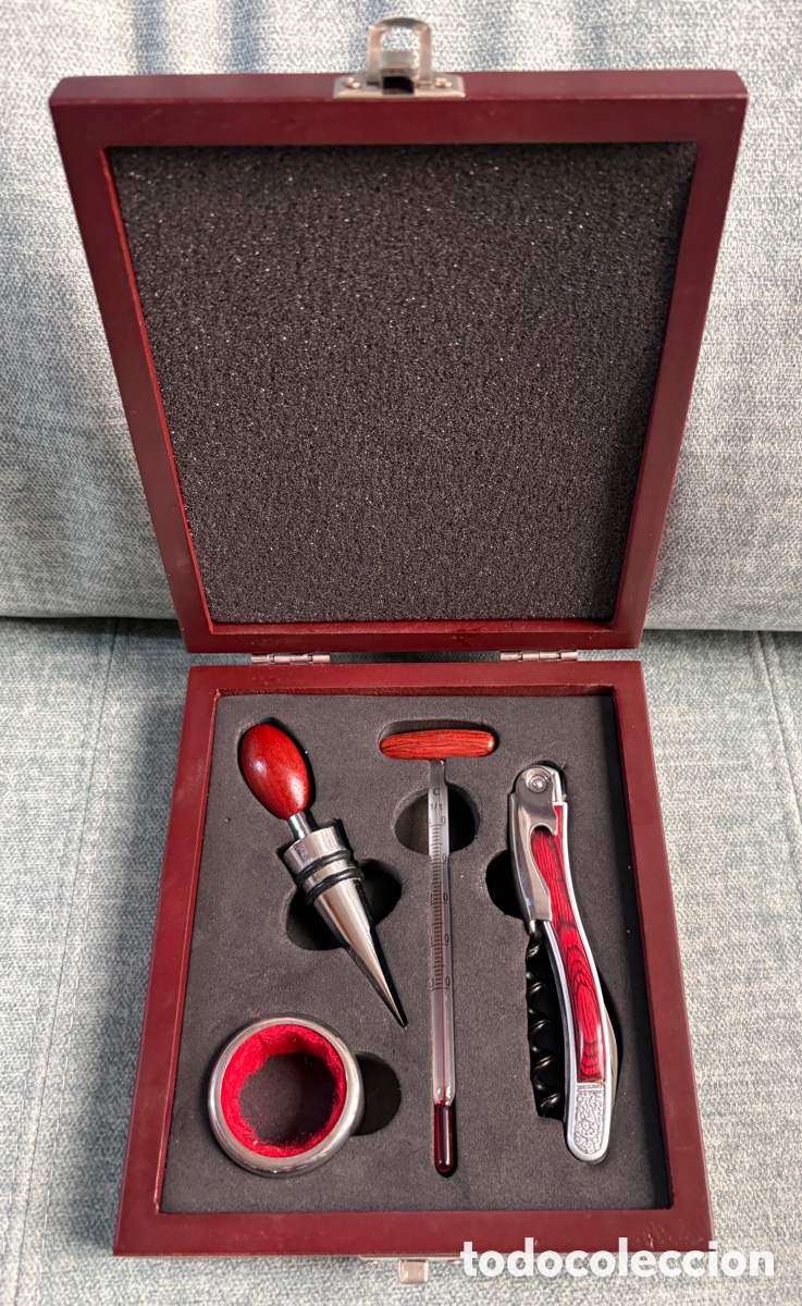 Vintage: (L*017*) Set vino caja madera 4 piezas sacacorchos tap&oacute;n term&oacute;metro