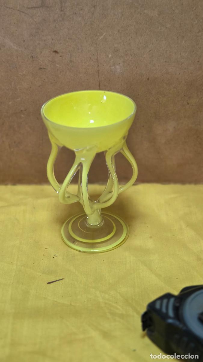 Vintage: jarron de cristal amarillo