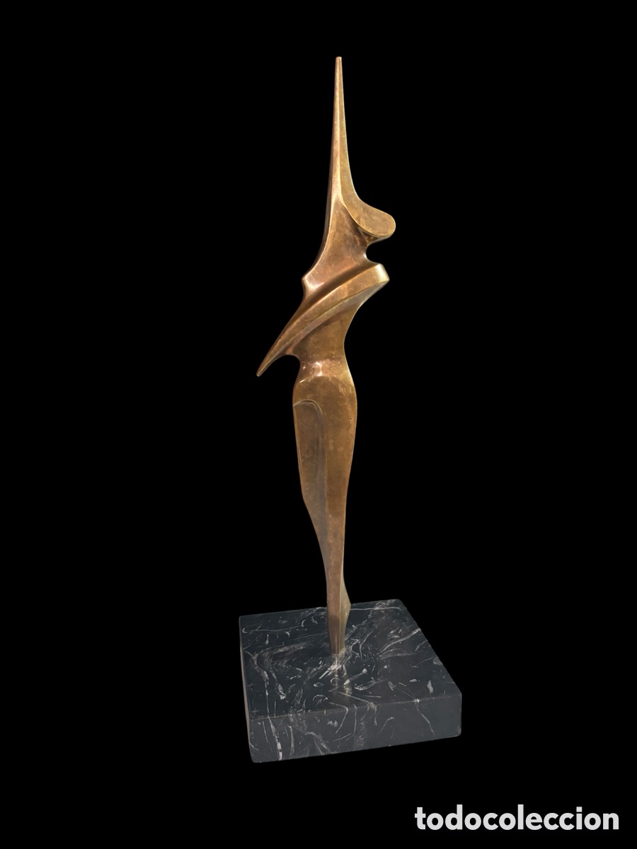 Vintage: Escultura en bronce con pie de m&aacute;rmol