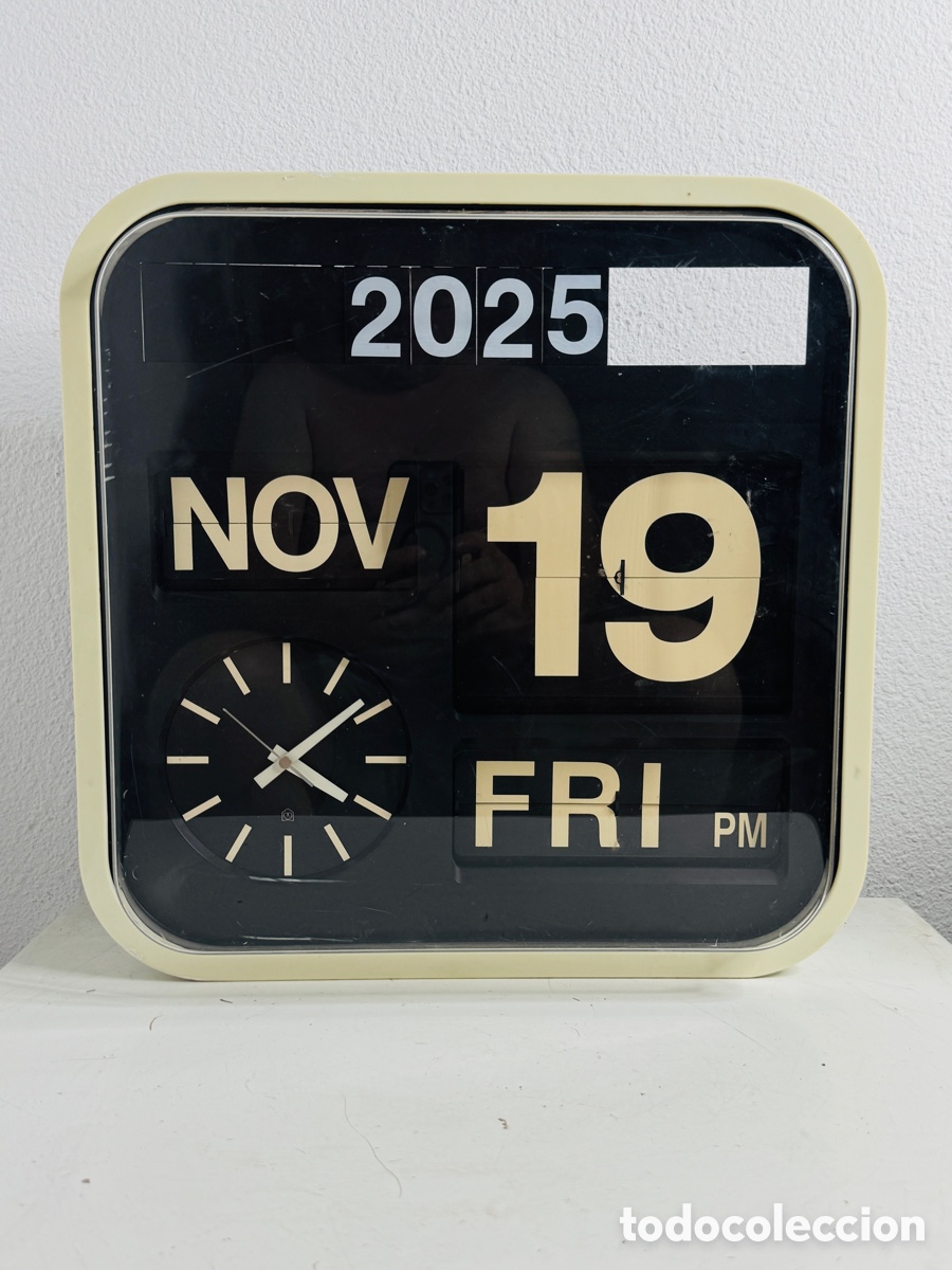 Vintage: Habitat Wall Flip Clock Design 43 x 43 cm