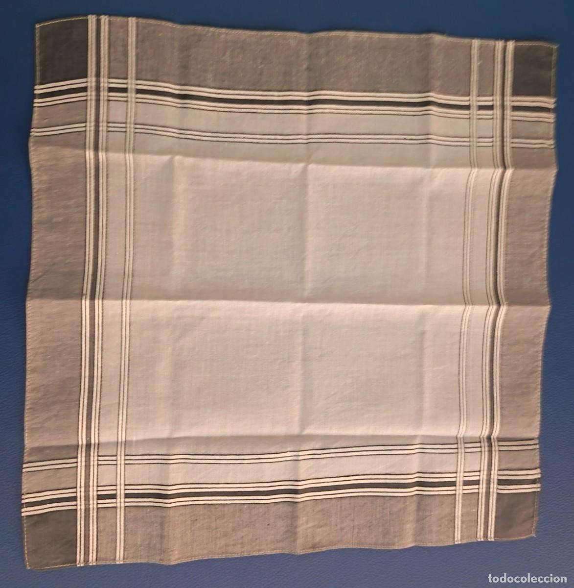 Vintage: Pa&ntilde;uelo de Sr. Vintage. Color gris.