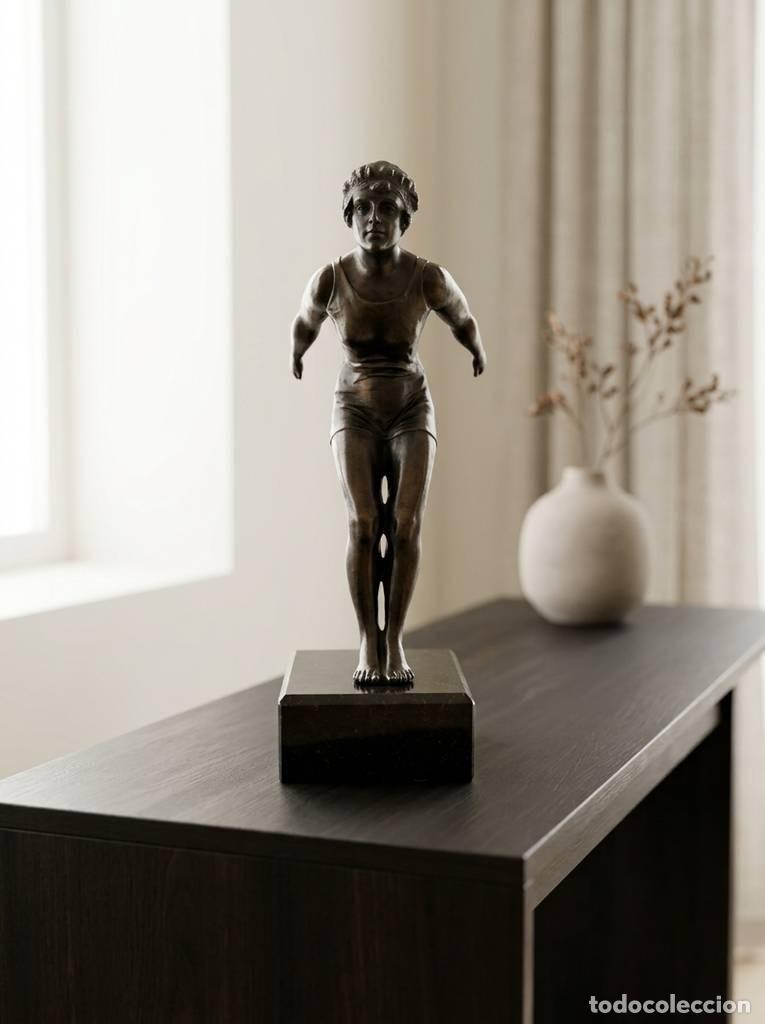 Vintage: FIGURA DE MUJER CORREDORA