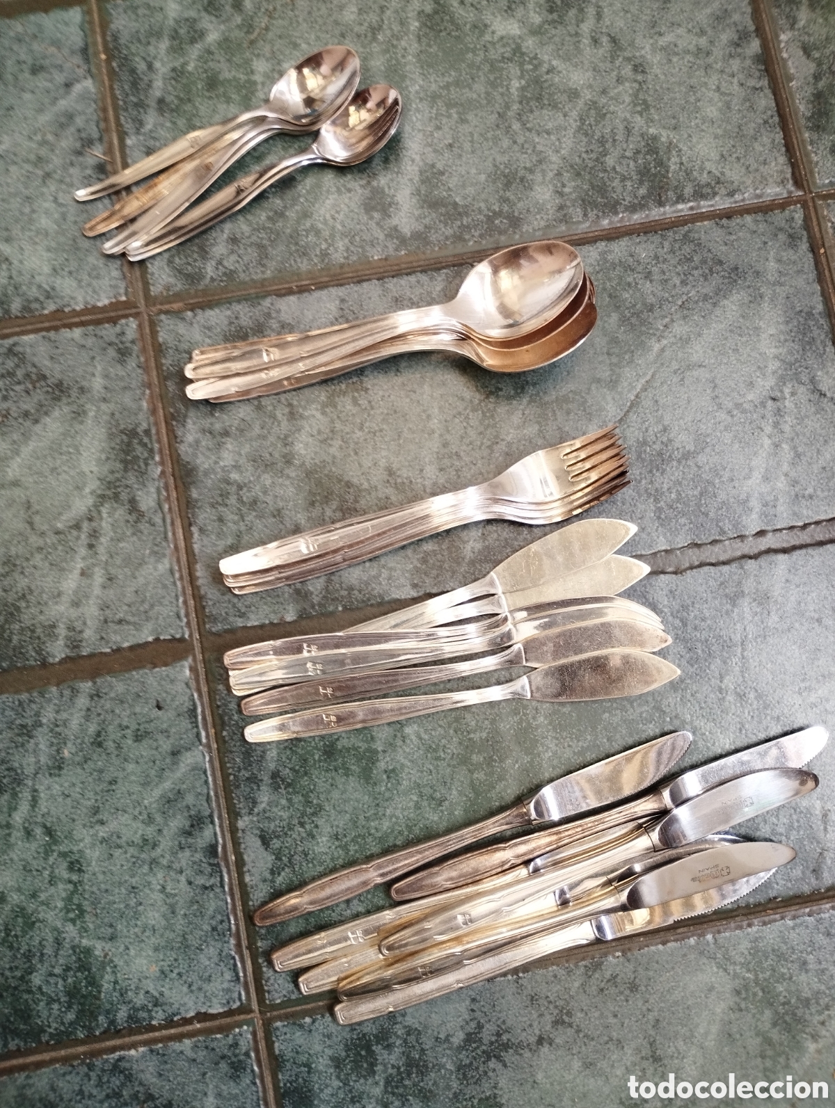 Vintage: Cuberter&iacute;a de 30 piezas ba&ntilde;adas en plata