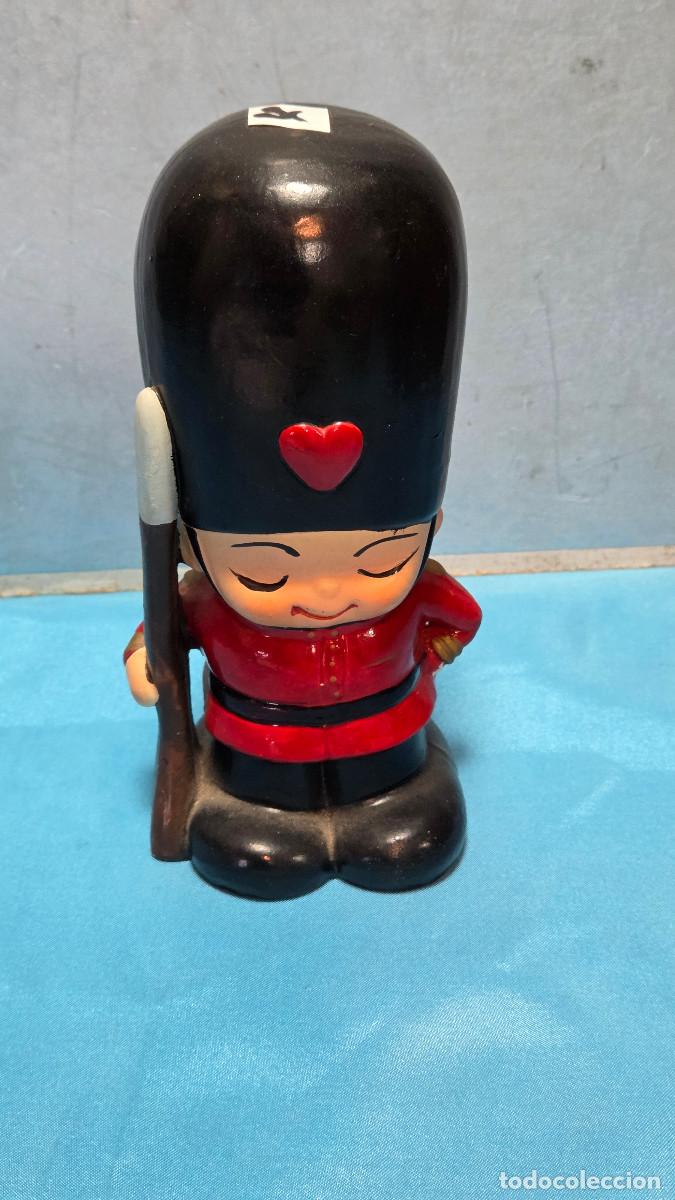 Vintage: hucha de ceramica soldado ingles