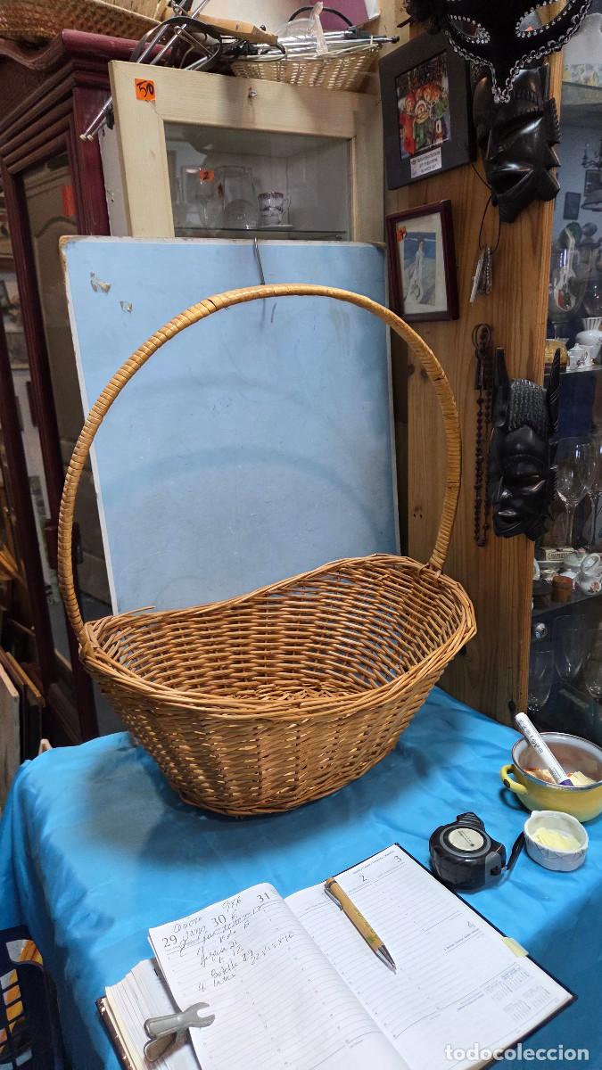 Vintage: cesto de mimbre artesanal