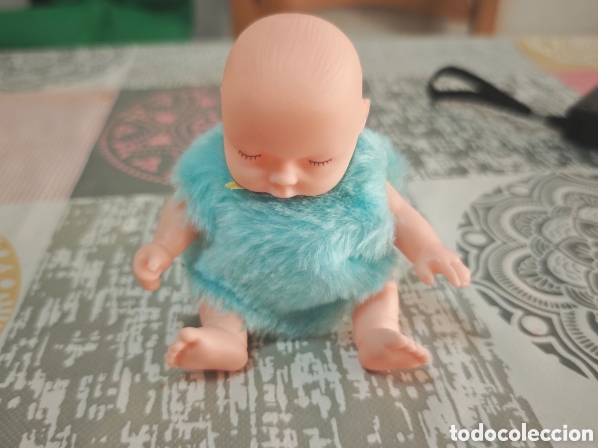 Vintage: Mu&ntilde;eco peque&ntilde;o en PVC y tela