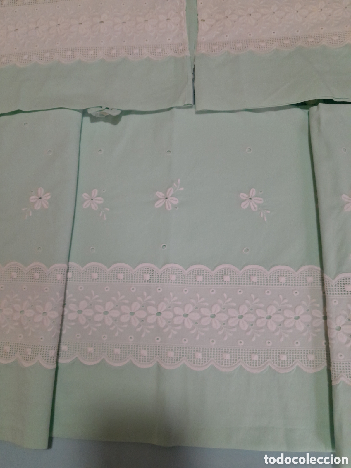 Vintage: Juego de cama verde viuda de tolra con entredos de tira bordada