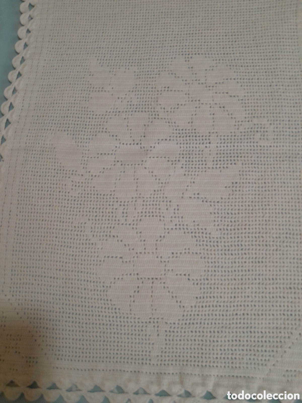 Vintage: Dos tapetes de ganchillo vitange 49 x 37 cent&iacute;metros blancos