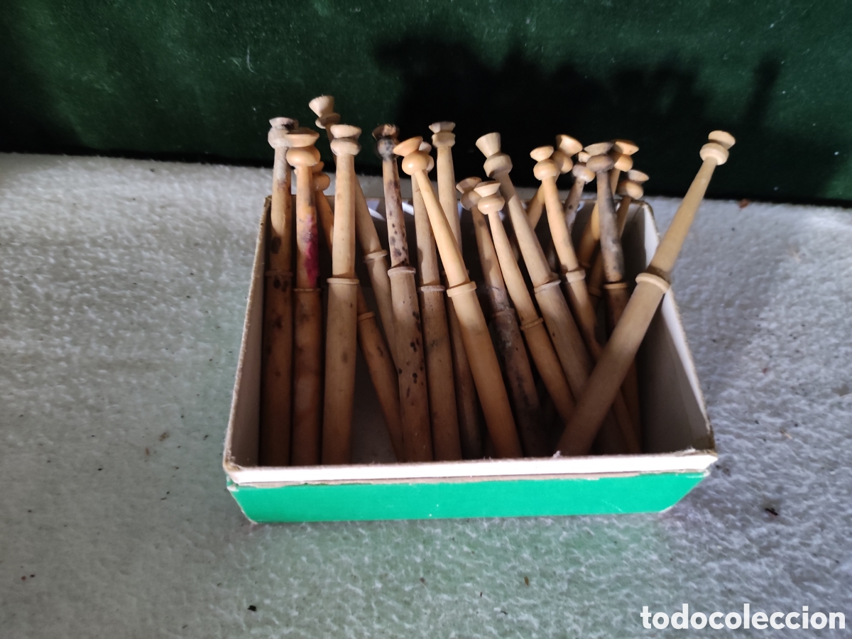 Vintage: Diecinueve palos de encaje de bolillos