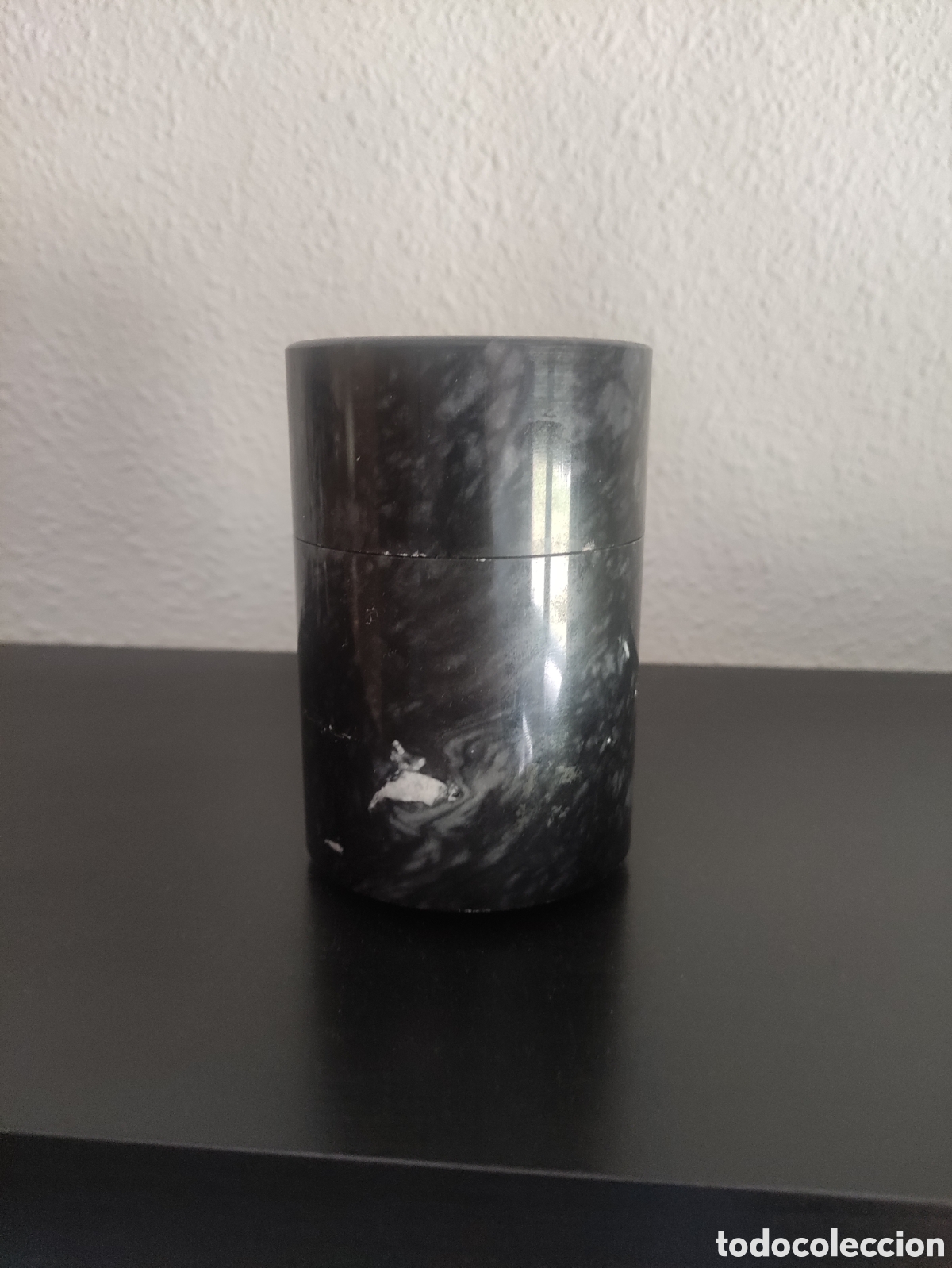 Vintage: Bote Cil&iacute;ndrico de M&aacute;rmol Negro con Tapa - Organizador Minimalista