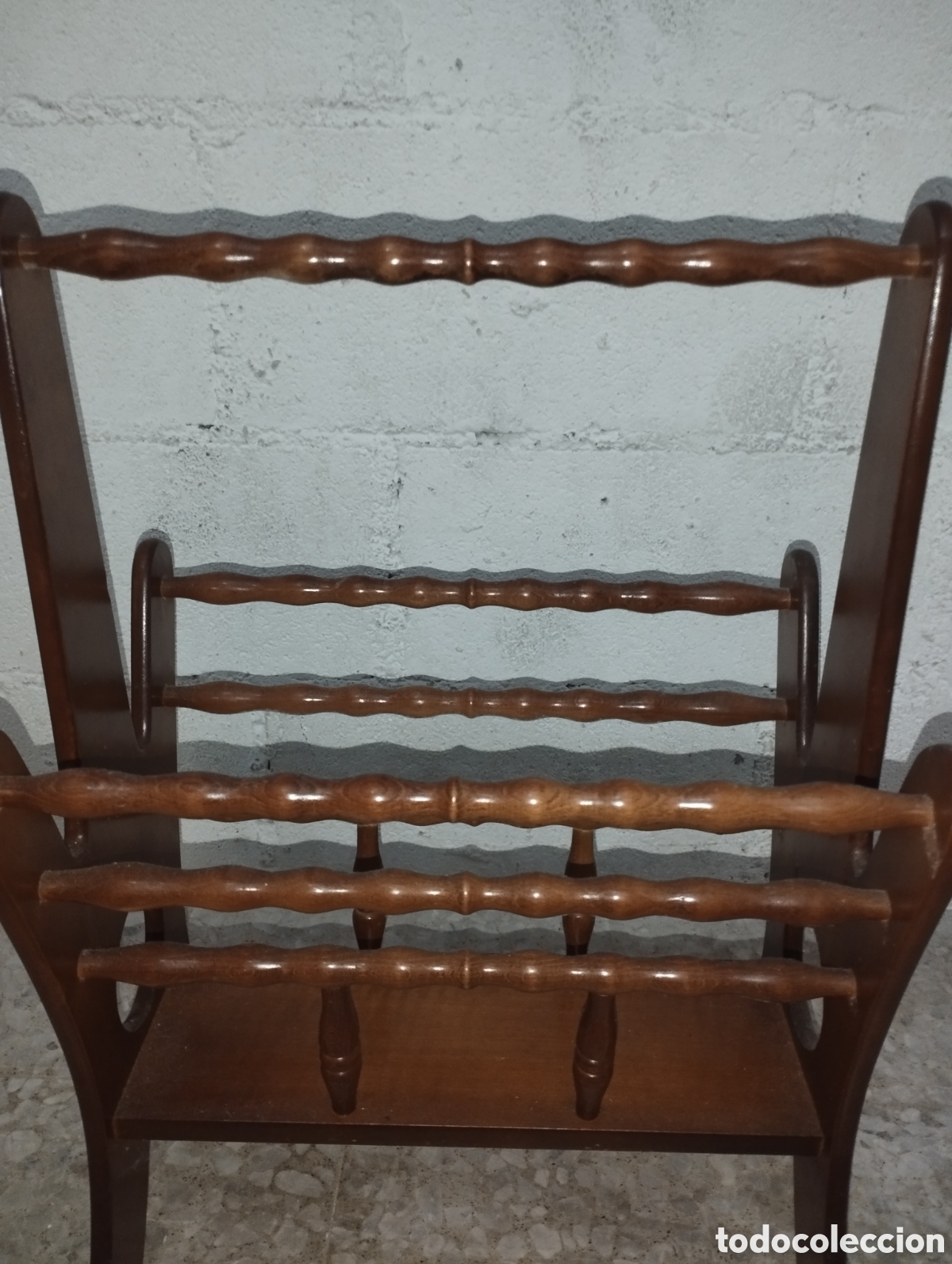 Vintage: Revistero de madera antiguo - Foto 2