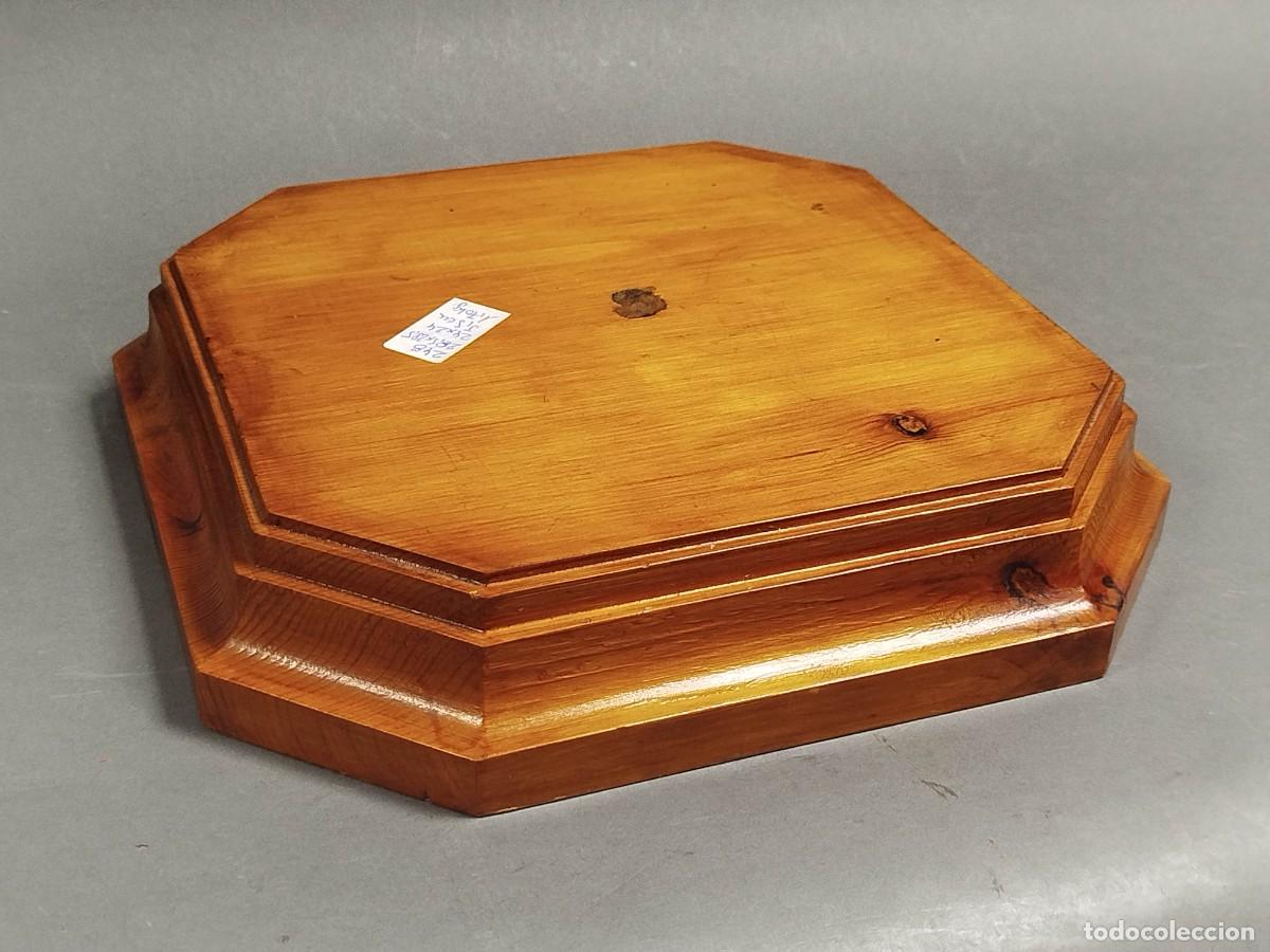 Vintage: PEANA DE MADERA CUADRADA ACHAFLANADA - Foto 2