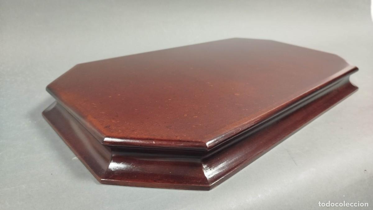 Vintage: BASE DE MADERA BARNIZADA RECTANGULAR CON CHAFLANES EN ESQUINAS - Foto 3