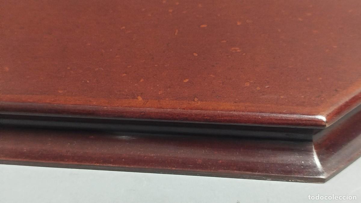 Vintage: BASE DE MADERA BARNIZADA RECTANGULAR CON CHAFLANES EN ESQUINAS - Foto 7