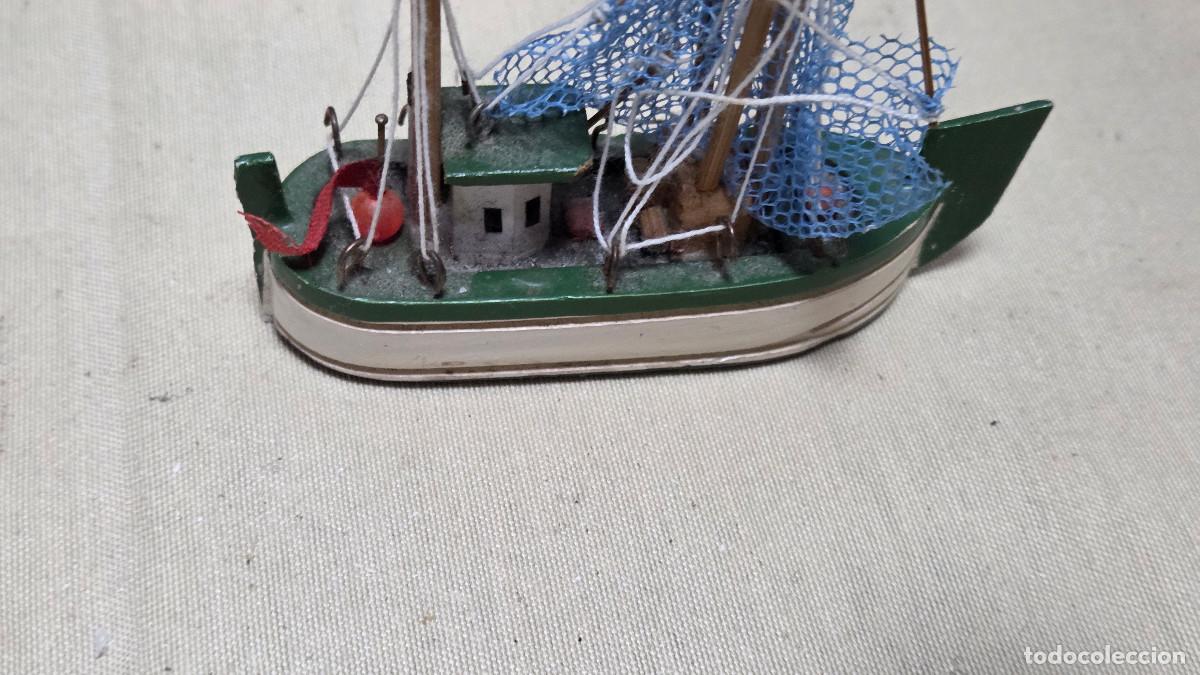 Vintage: peque&ntilde;o barco de madera