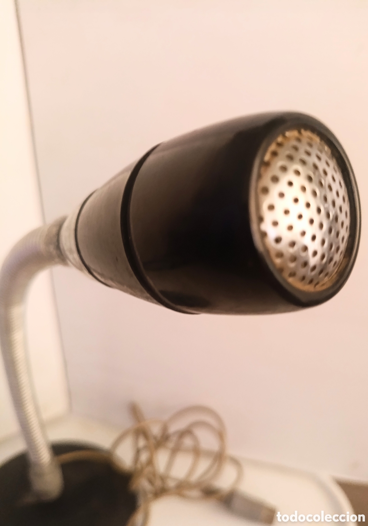Vintage: Antiguo micr&oacute;fono de sobremesa a&ntilde;os 60