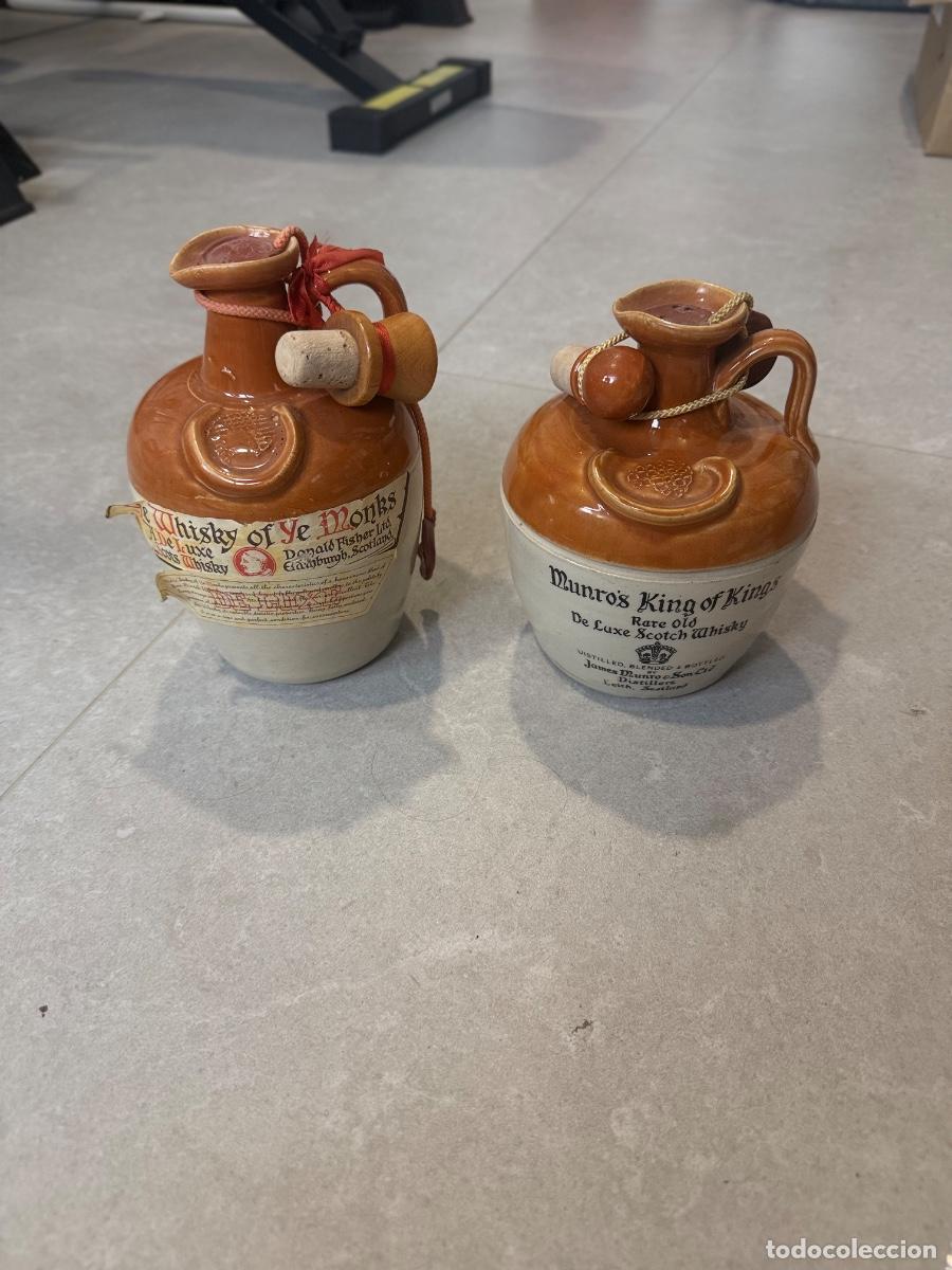 Vintage: Lote Whiskies Vintage A&ntilde;os 70 - Ye Monks De Luxe + Munro's King of Kings (Cer&aacute;mica)