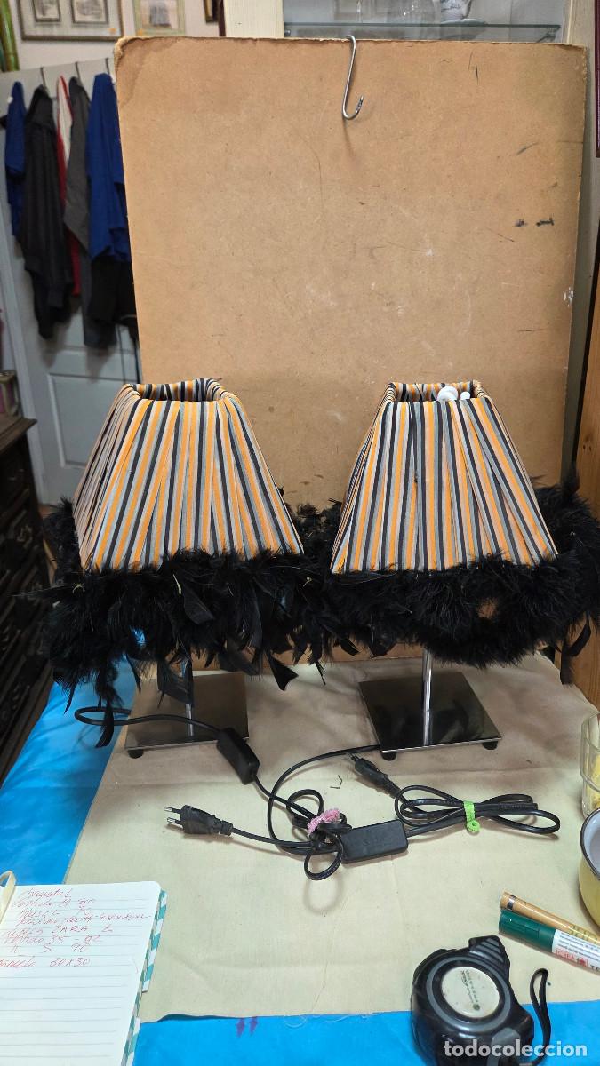 Vintage: 2 lamparas de mesa cromadas y con plumas