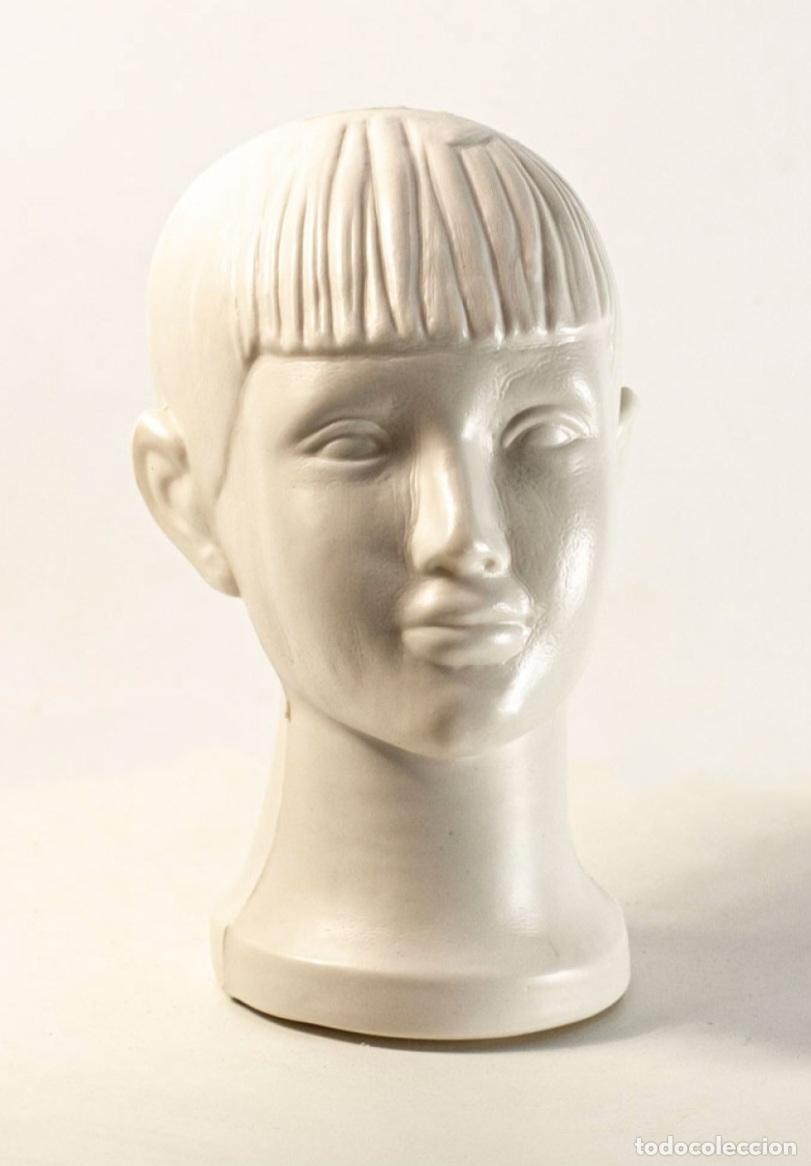 Vintage: Cabeza de maniqu&iacute; de ni&ntilde;o, ideal para exhibir pelucas o sombreros. .