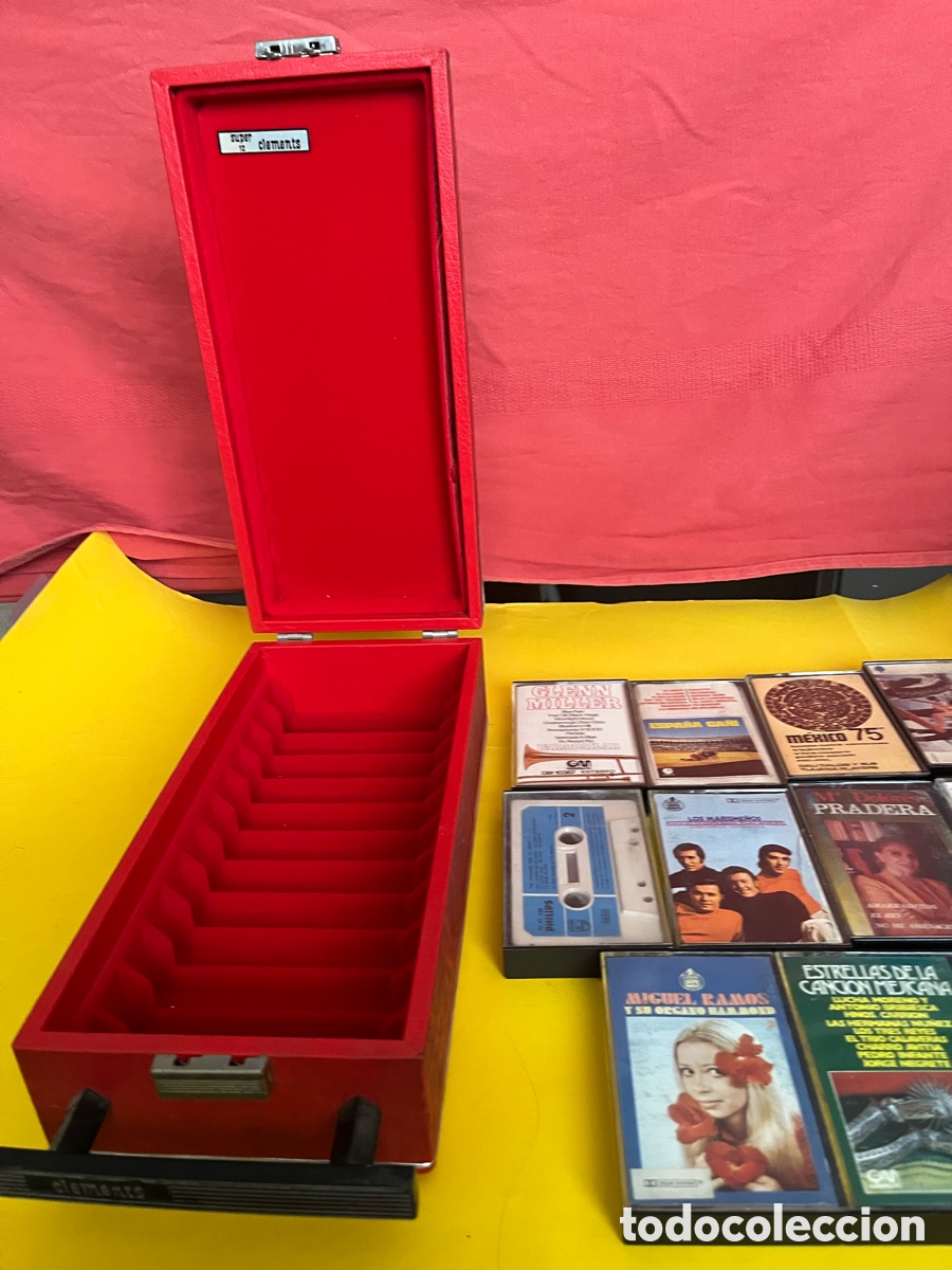 Vintage: Caja porta casettes y 11 casettes m&uacute;sica