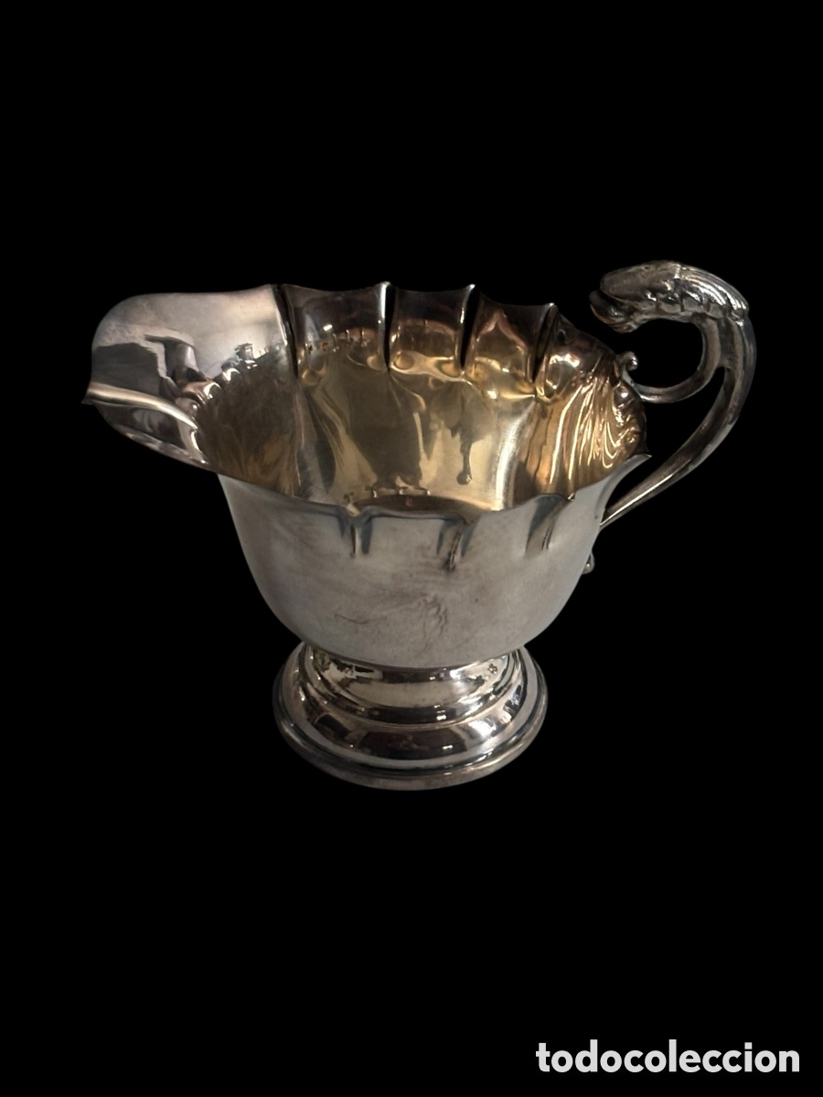 Vintage: Peque&ntilde;a jarra metal plateado.