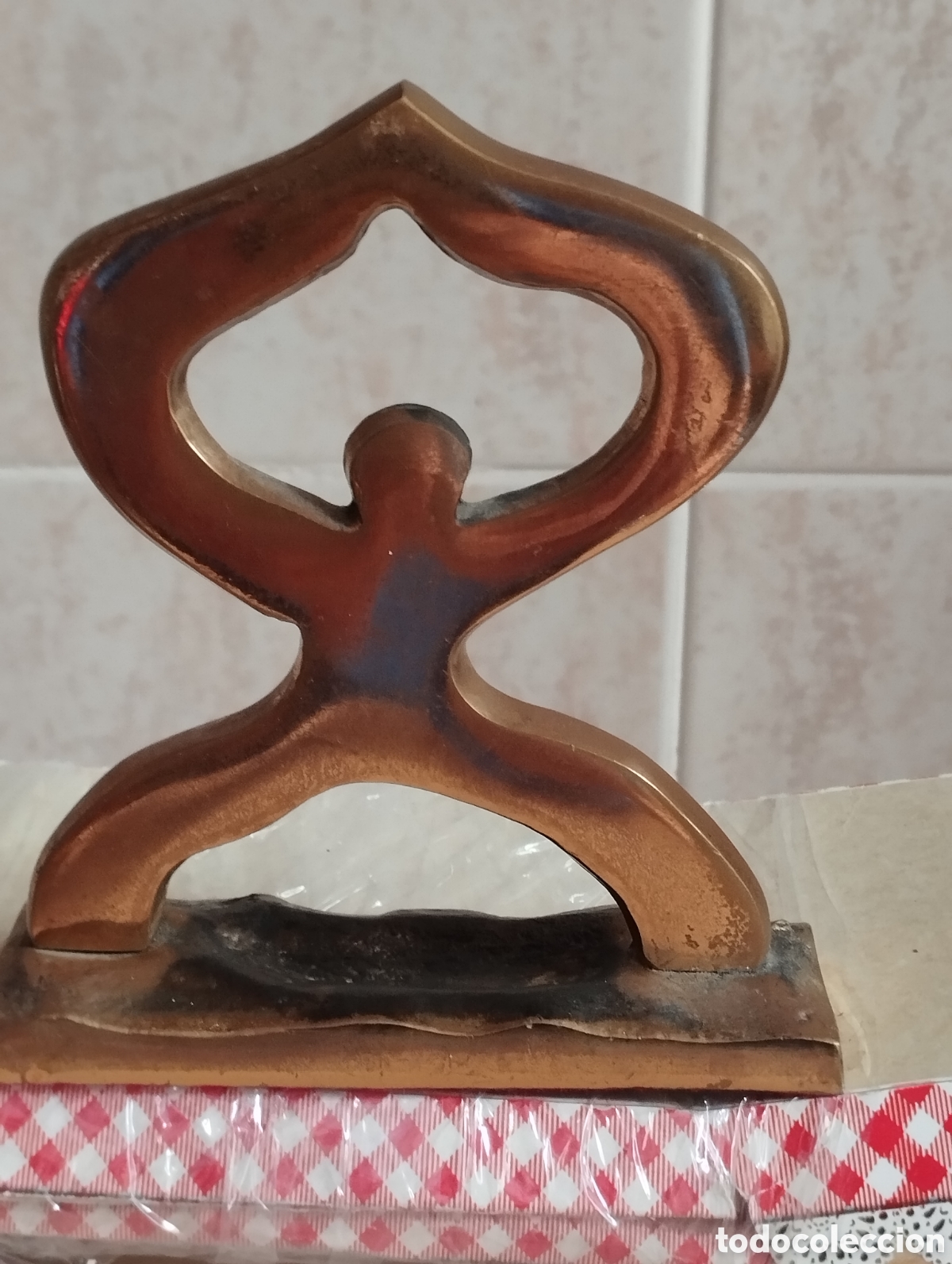 Vintage: FIGURA INDALO ALMER&Iacute;A LATON/BROCE MACIZO 11,5 CMS ALTO