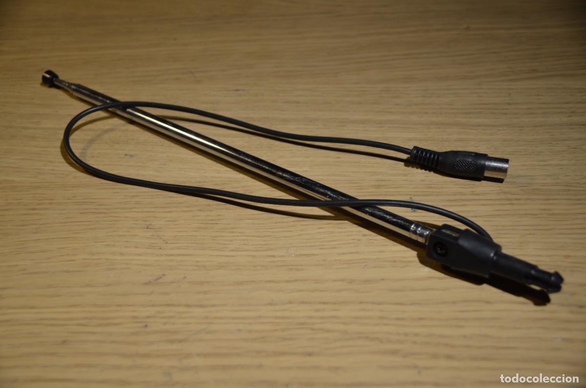 Vintage: Antena antigua para TV port&aacute;til