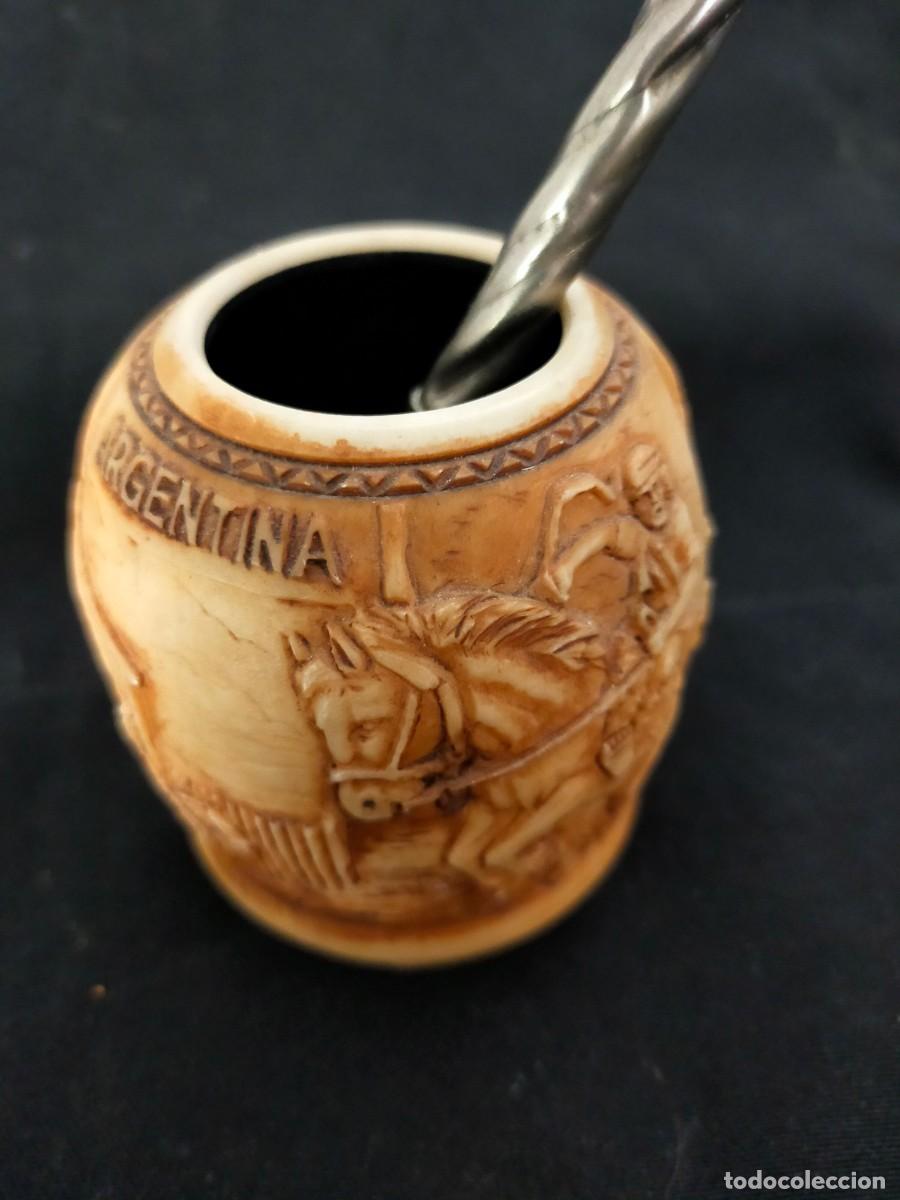 Vintage: MATE DE TERRACOTA VINTAGE CON SU BOMBILLA Y GRABADOS DEL POEMA &Eacute;PICO MART&Iacute;N FIERRO. A&Ntilde;OS 80