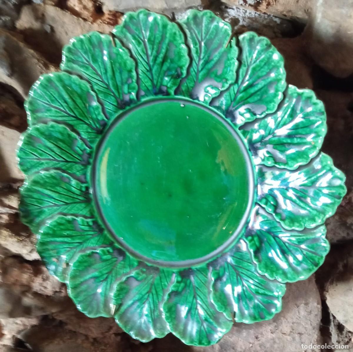 Vintage: Antiguo Plato de May&oacute;lica Verde Hoja de Col - Aires C. Leal, Caldas da Rainha (Portugal), h. 1950