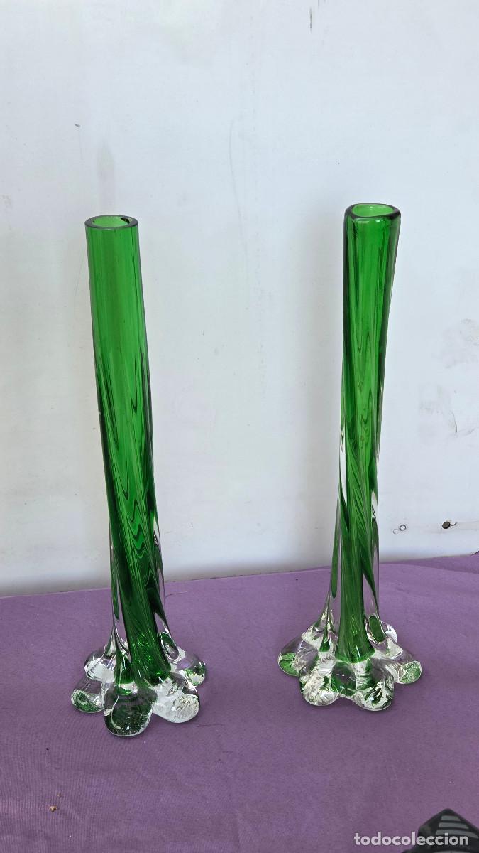 Vintage: parejas de floreros de cristal verde