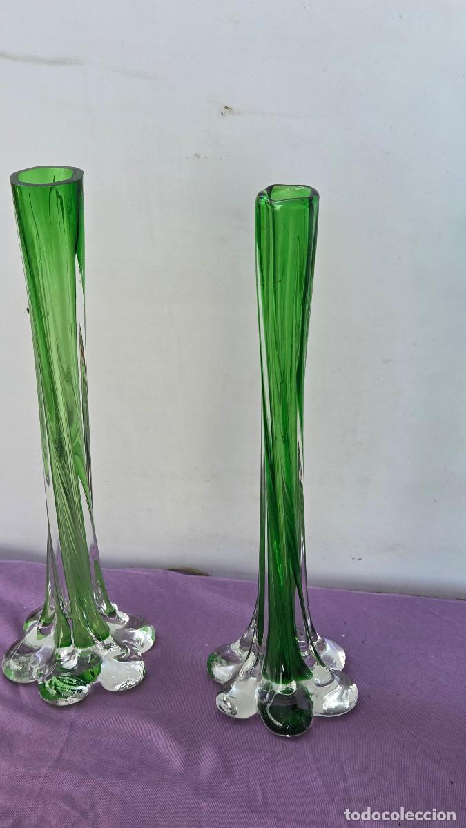Vintage: parejas de floreros de cristal verde - Foto 4