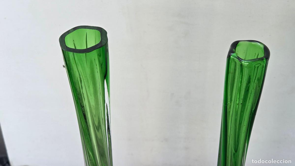 Vintage: parejas de floreros de cristal verde - Foto 6