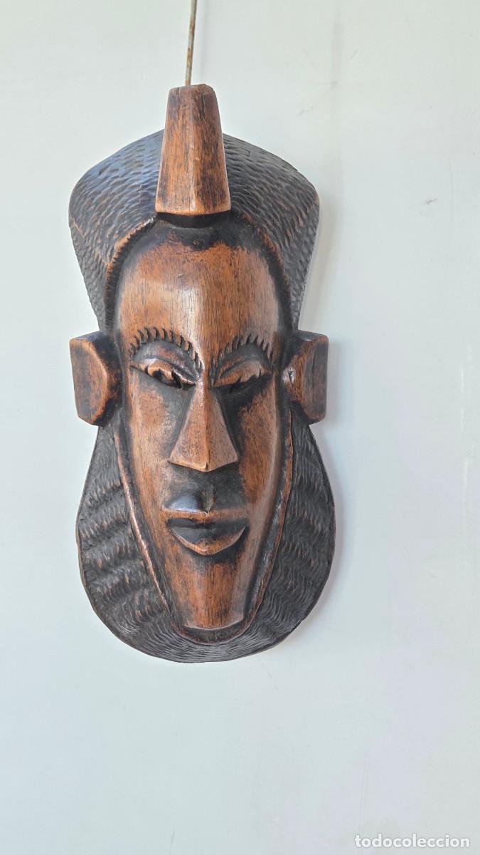Vintage: mascara africana de madera