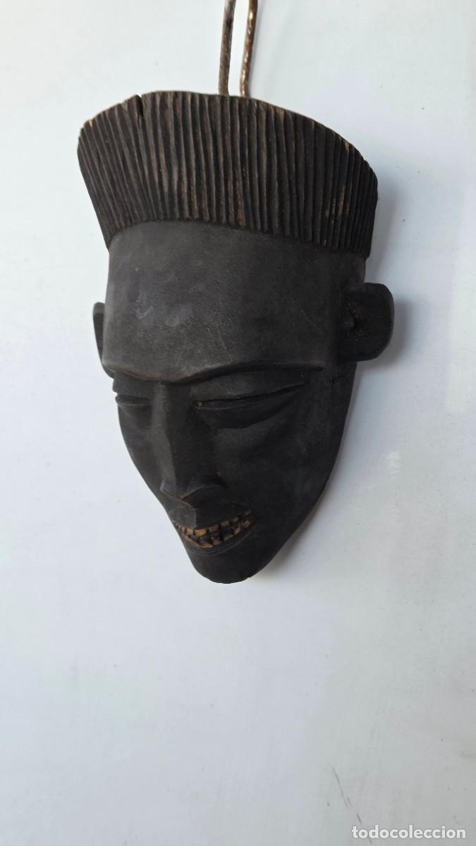 Vintage: mascara africana de madera