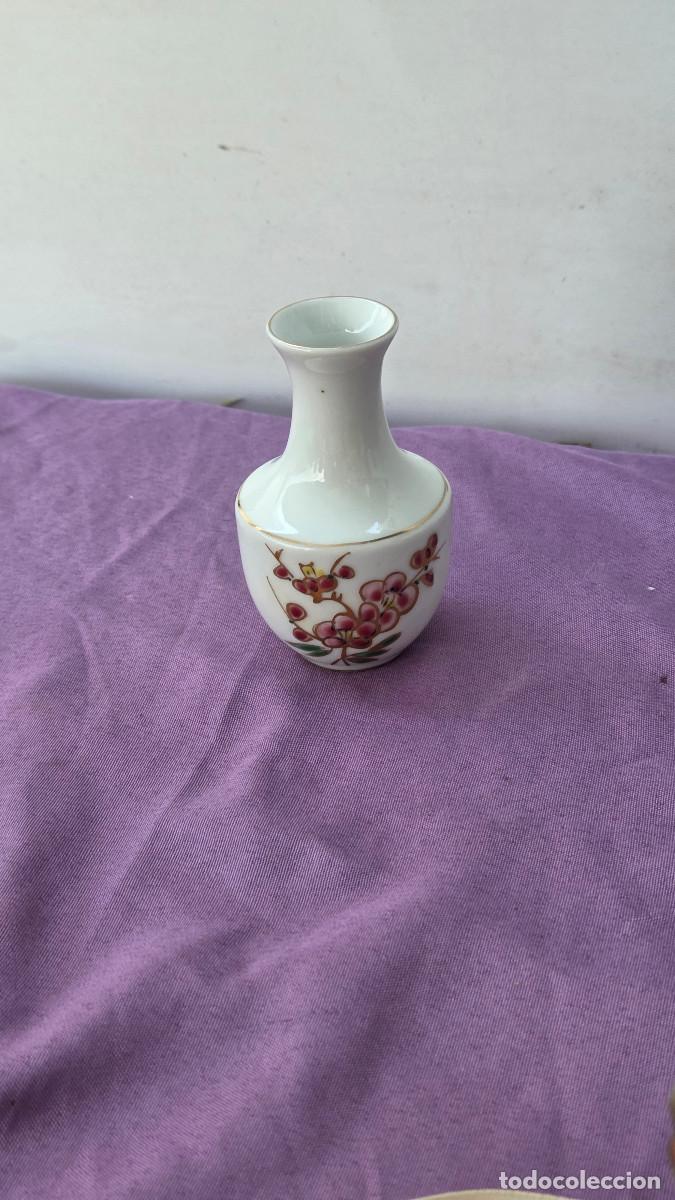 Vintage: peque&ntilde;o jarron de porcelana